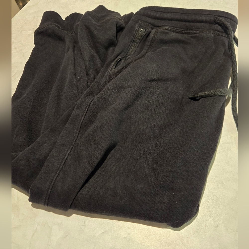 Hollister Men's Dark Navy Blue Joggers Size Medium